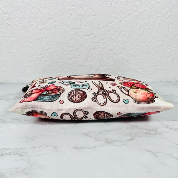 Sewing Pattern Pouch with Button Zipper Pull - Picture 7 of 9